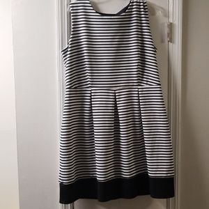 Enfocus Women Size 16W Sleeveless B & W Dress